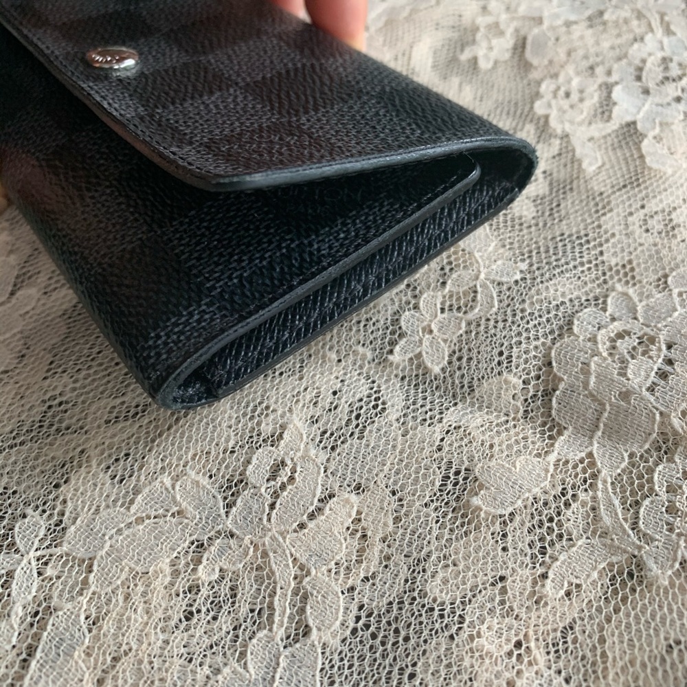 Louis Vuitton Graphite Key Pouch - Picture 6 of 16